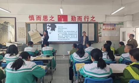 一字一世界，一笔一乾坤——银川英才学校第四届语文学科周软笔书法现场比赛活动